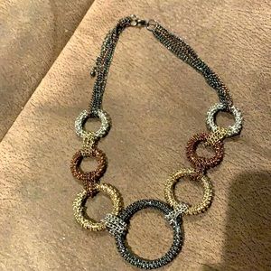 Beautiful tri color necklace.